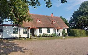 Lantligt Och Lugnt Boende Naera Natur Och Stad